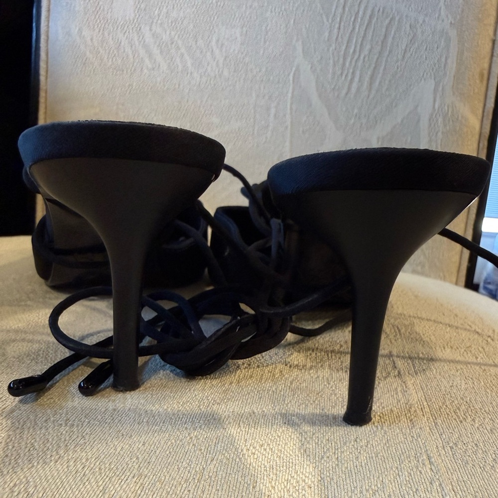 Zara Elegant Black Frame Stiletto Pumps – Size 38 - Picture 3 of 9